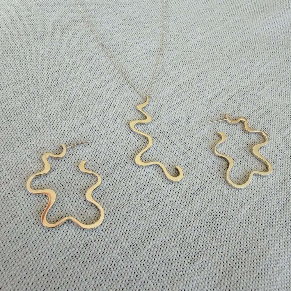 Rare set of Tiffany&Co Frank Gehry sterling silver earrings and pendant necklace